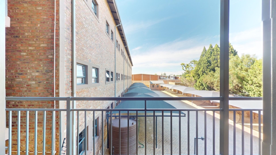 2 Bedroom Property for Sale in Mooivallei Park North West